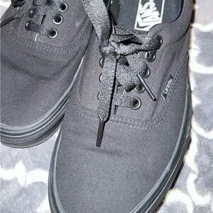 LIKE NEW VANS ERA